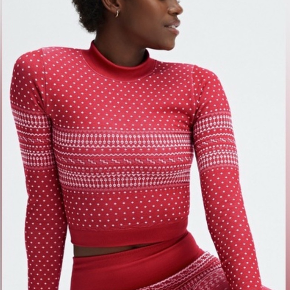 Fabletics Red Holiday Patterned Crop Top